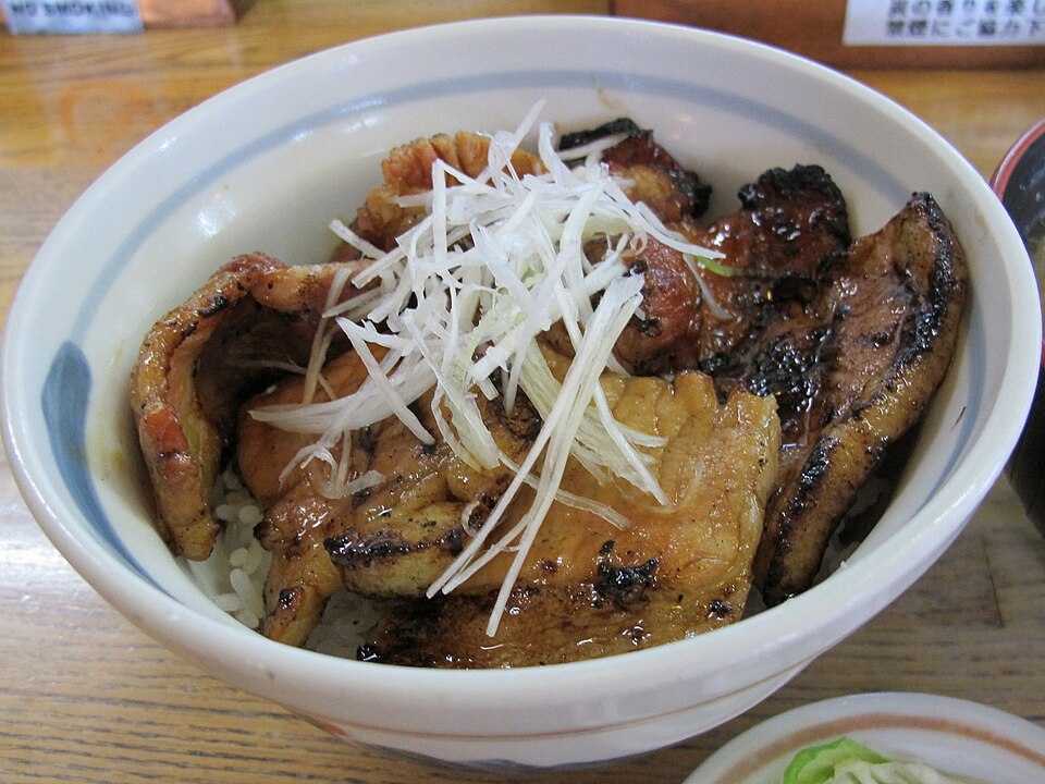 帯広名物・炭火焼き豚丼